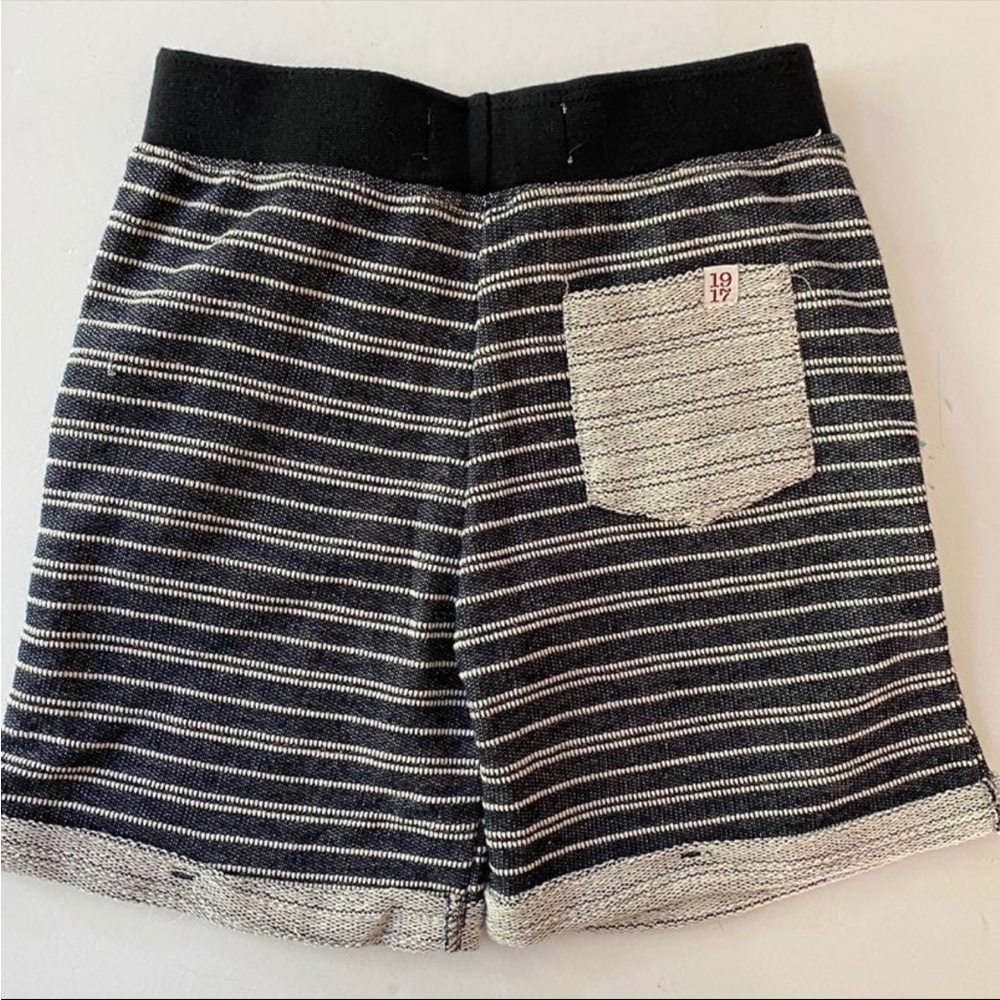 - Sovereign Code Striped Shorts 24M - Picture 2 of 4